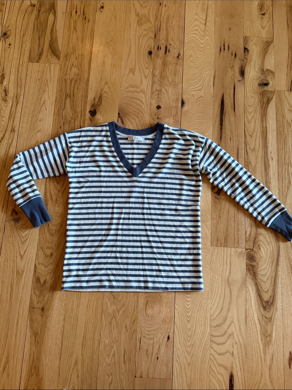 LOFT Women's Navy and White Striped V-Neck Sweater